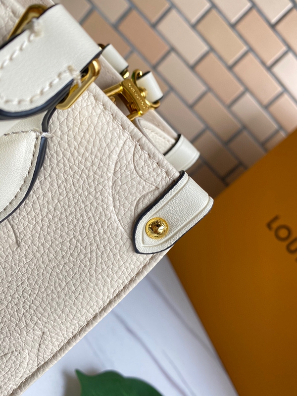 ルイヴィトンバッグ素材ディテール